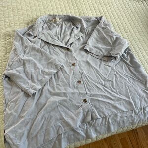 Medium everlane button down shirt
